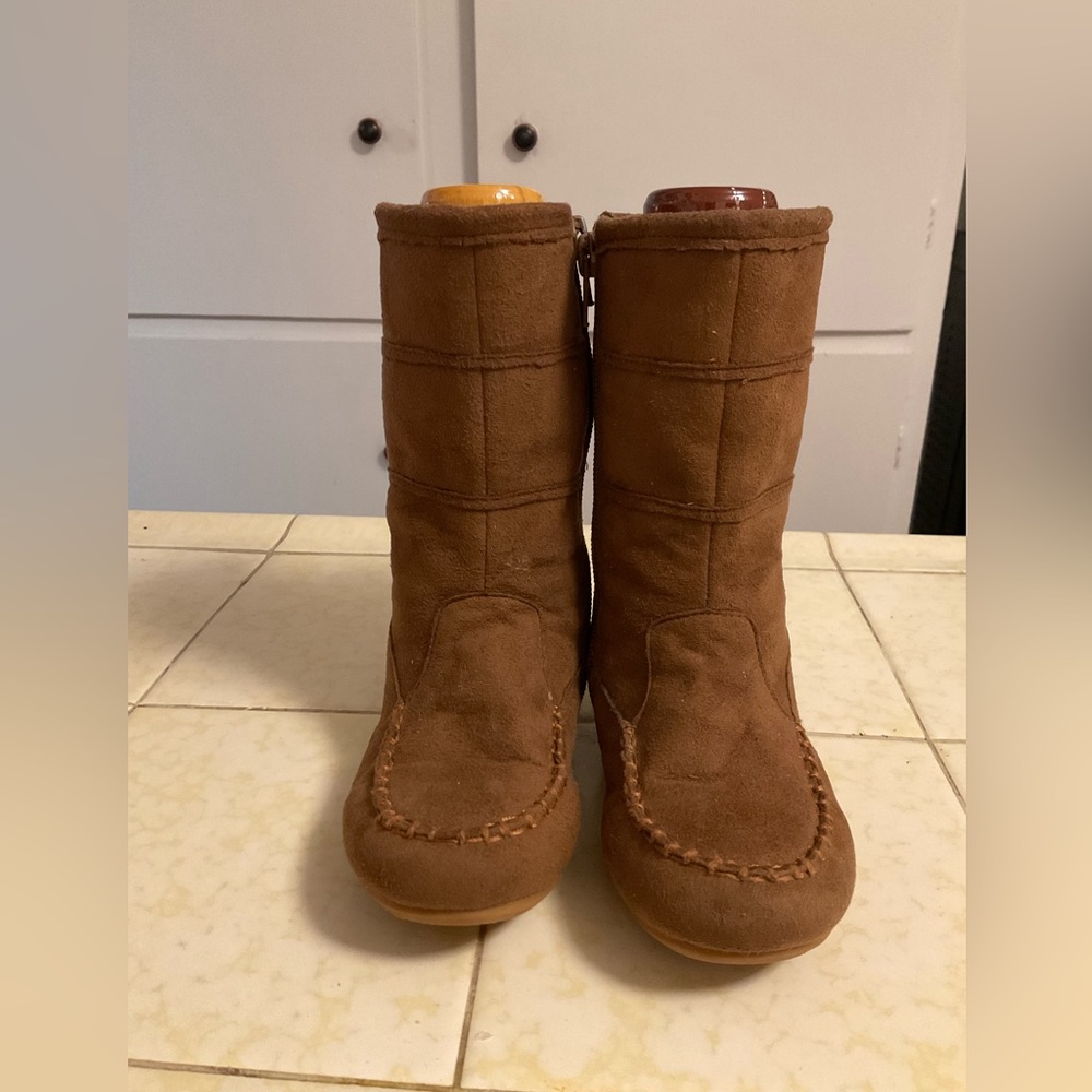 Girls' boots in good condition